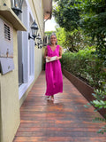 Leinen-Faltenkleid Fuchsia – Look auf Veranda