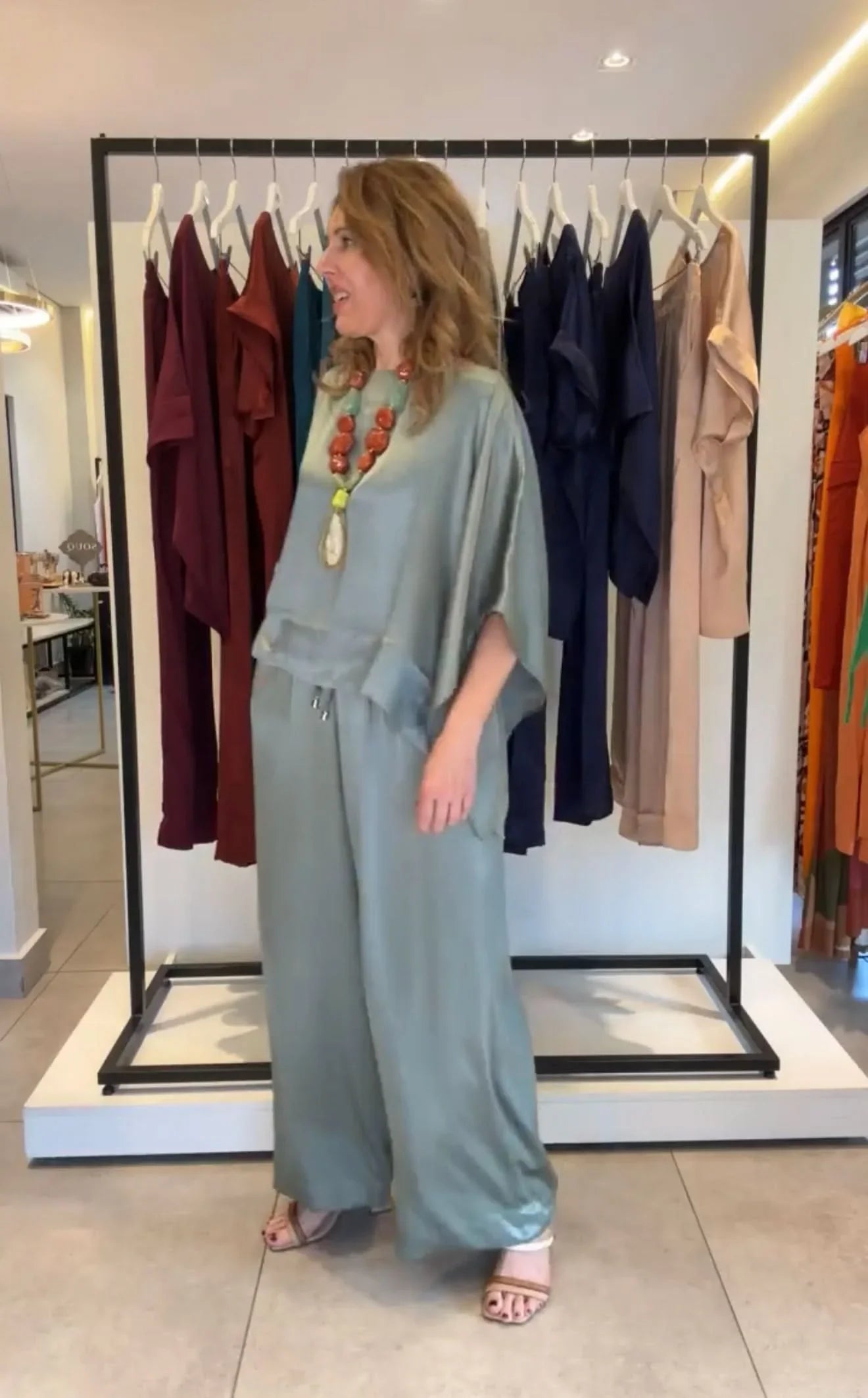 Kimono-Ensemble Glanz – Hellgrün im Laden