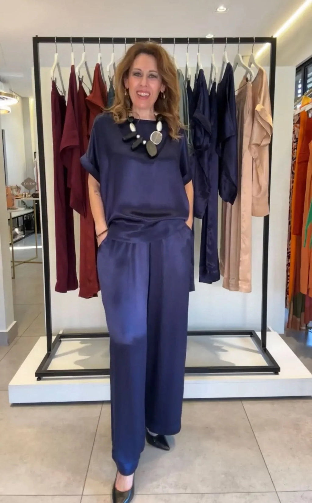 Ensemble Glanz-Viskose – Blau, Laden