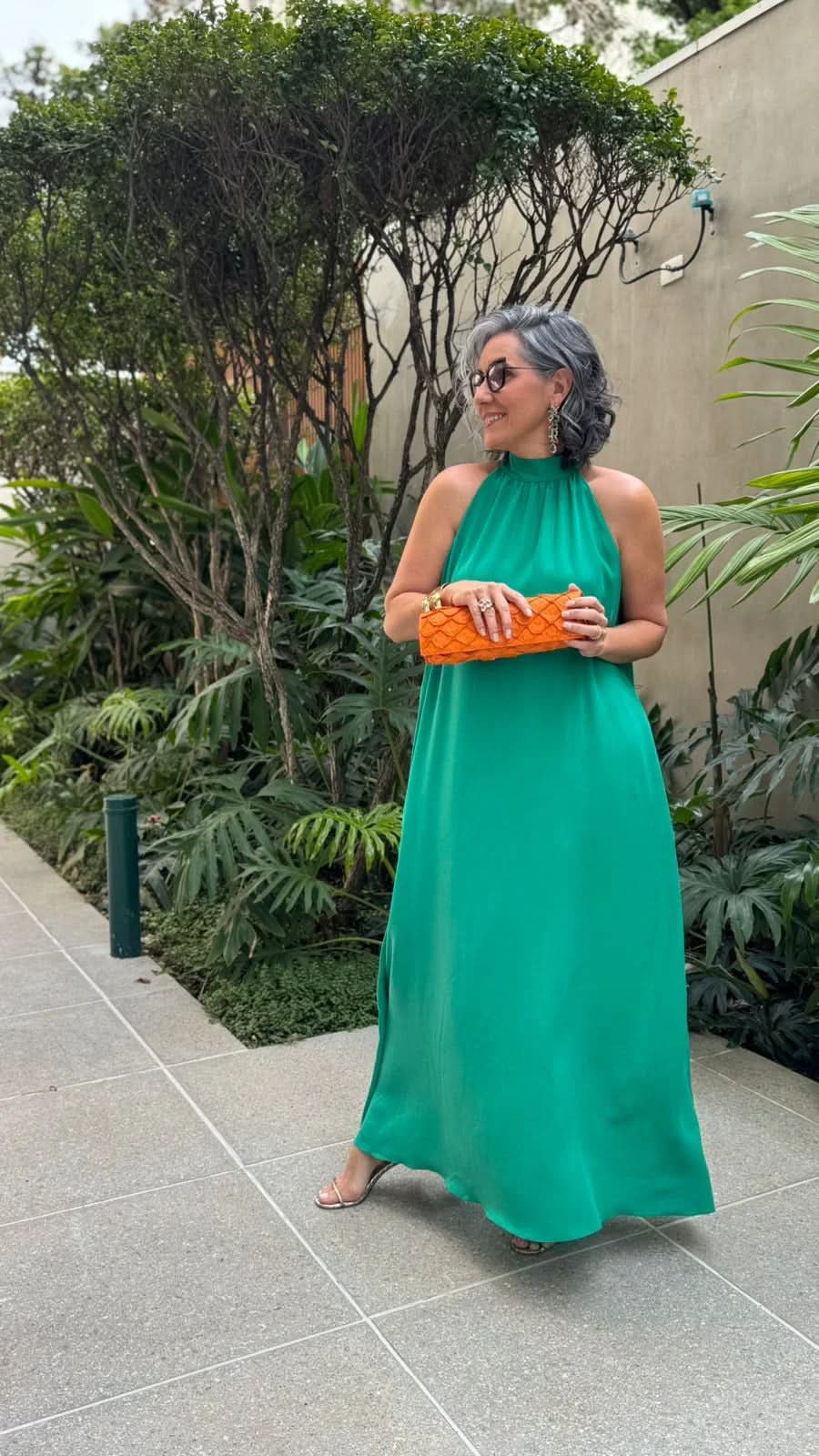 Schleifenkleid Jadegrün – Look mit Clutch