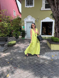 Leinen-Faltenkleid Marguerite – Stadtlook mit Sonnenbrille